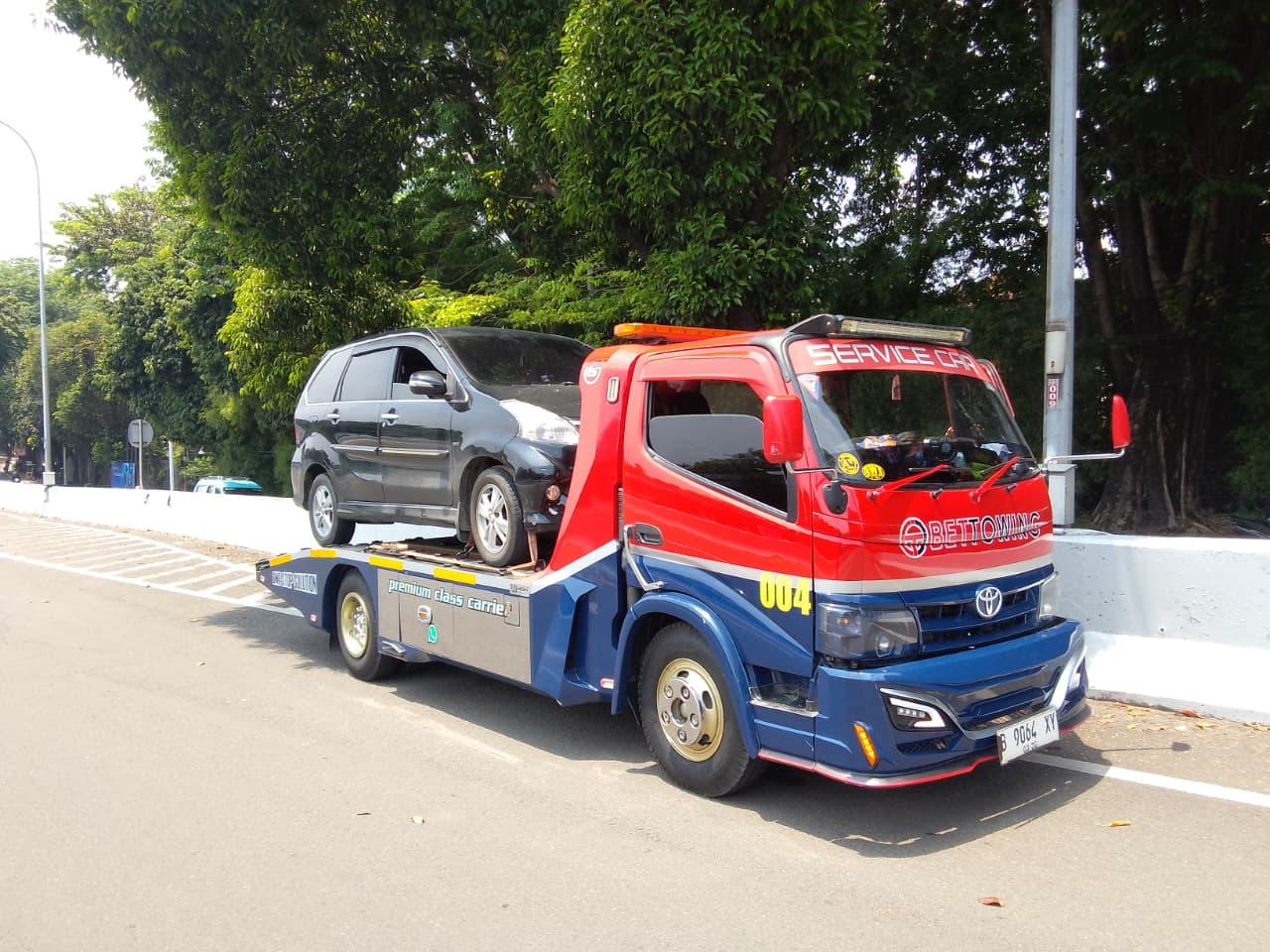 Obet Towing, Solusi Tepat Saat Mobil Perlu Diderek ke Bengkel